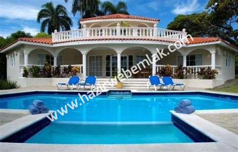 Ak&ccedil;akoca 3+1 Triblex Villa